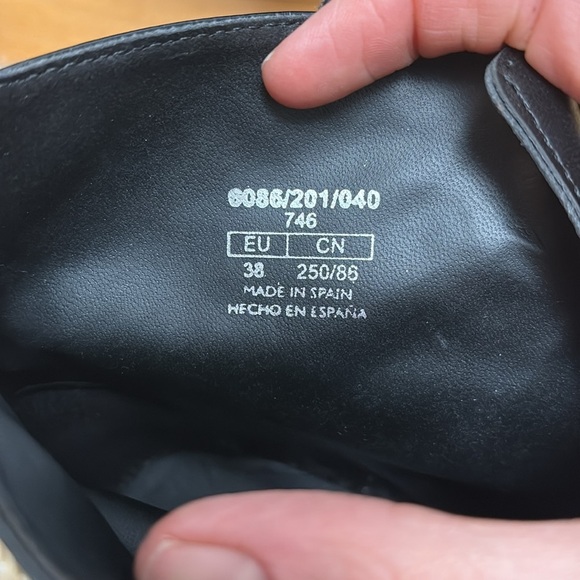 ZARA patent leather kitten heel pointed toe booties with front zipper & ruffles! - Picture 8 of 9